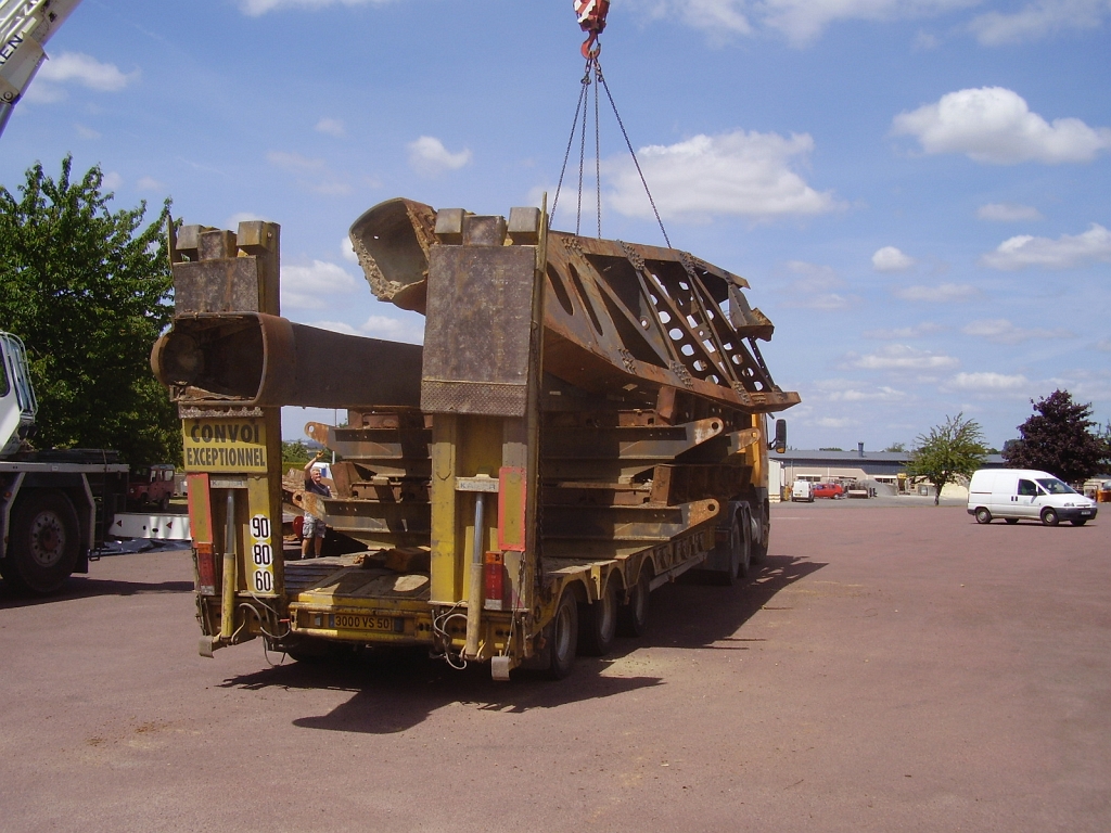 20110601 WHALE:BALEINE ARRIVES IN VIRE FROM BRÉCEY Bill Twohigg 16.jpg